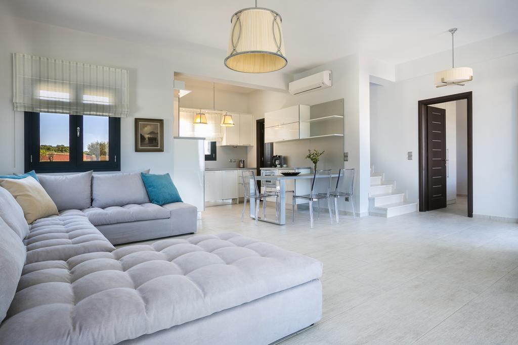 Seirios Luxury Villa สโวโรนาตา ภายนอก รูปภาพ